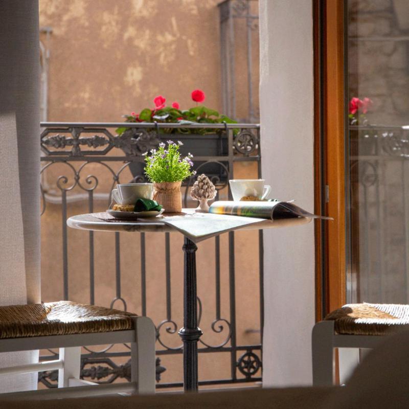 Porta Soprana Luxury Guest House & Spa Sclafani Exteriör bild