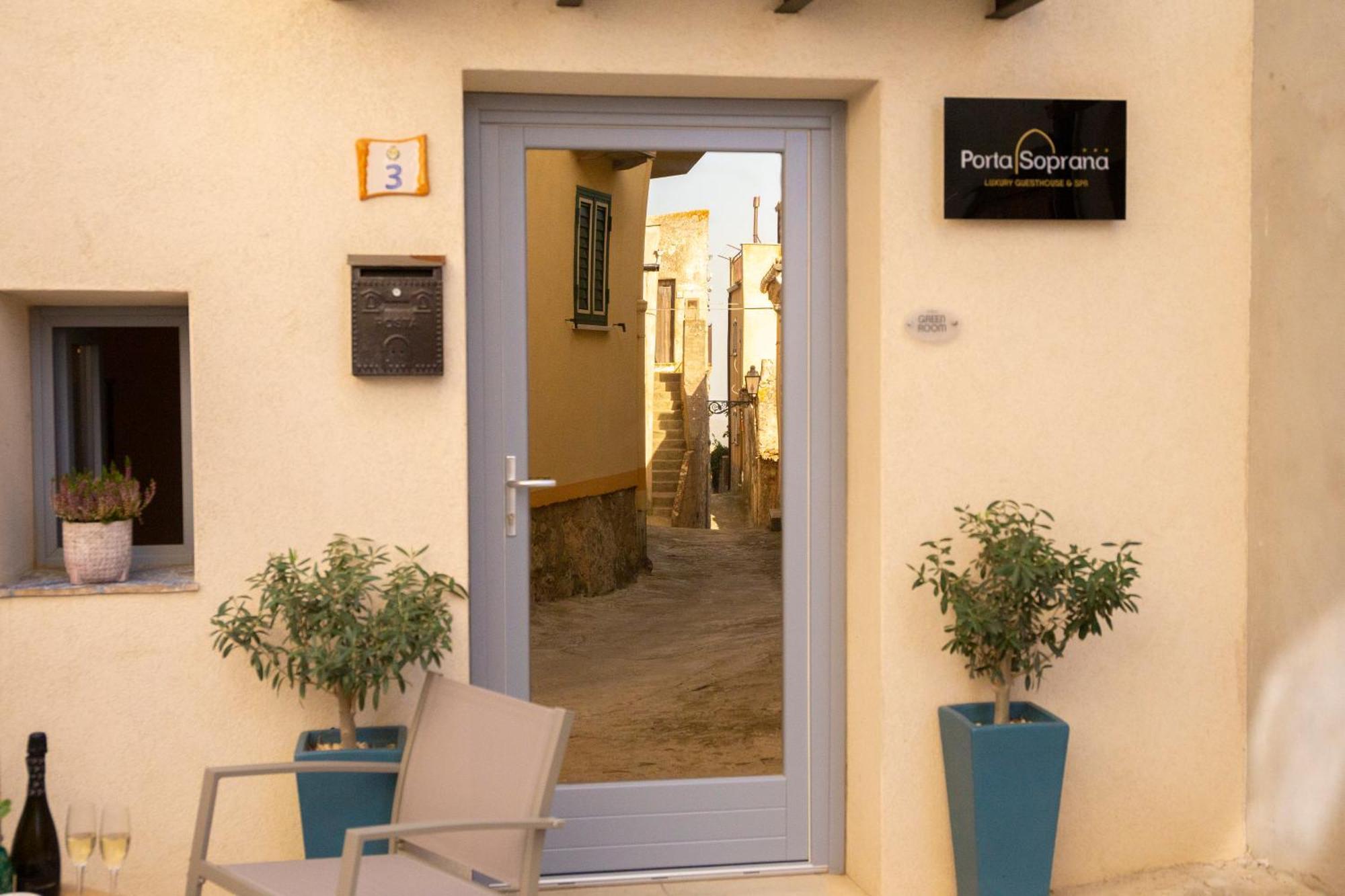 Porta Soprana Luxury Guest House & Spa Sclafani Exteriör bild